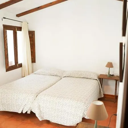 Casa Familiar El Tejar * ベナオカス